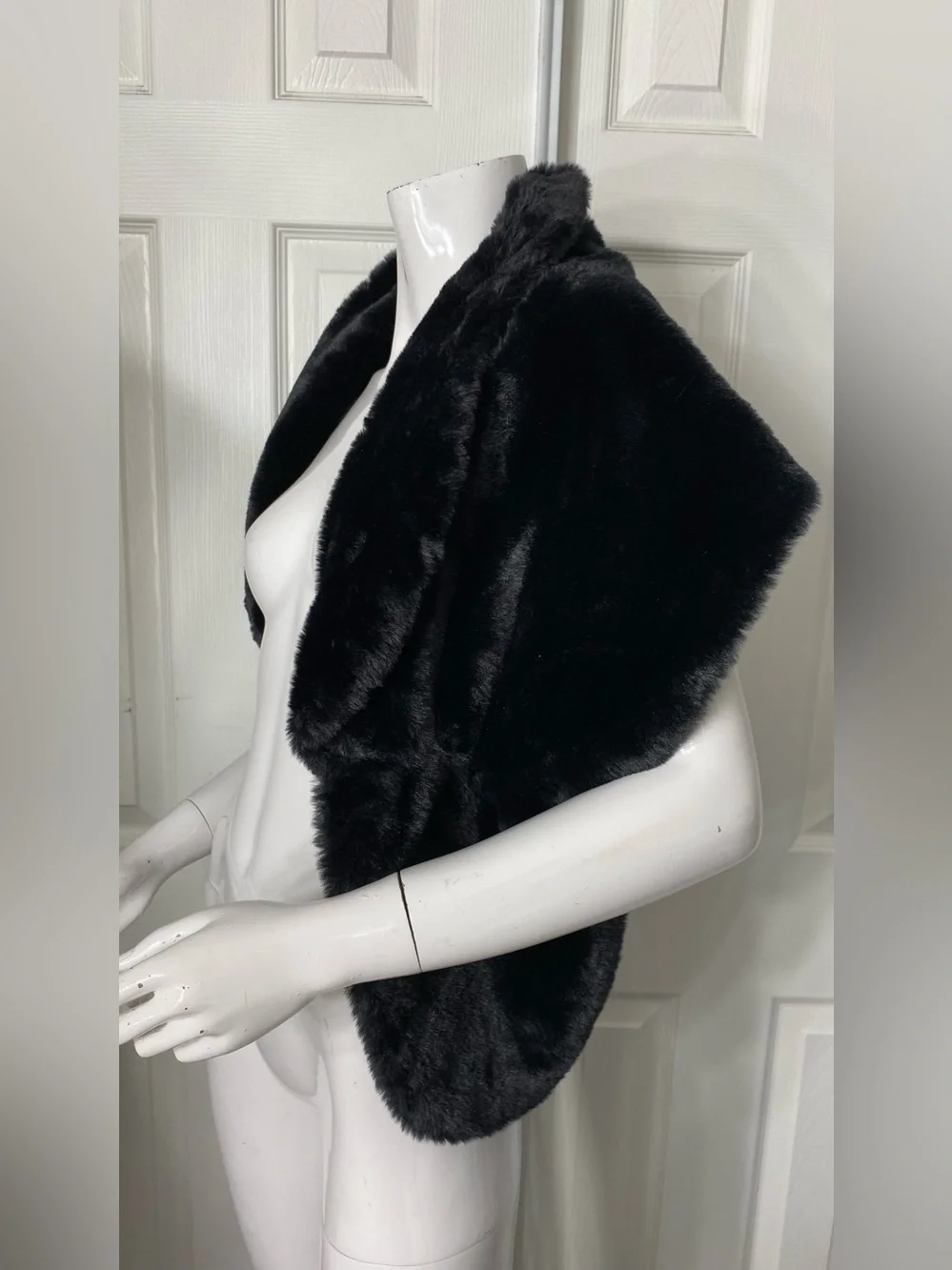 Black Faux Fur Shoulder Wrap - Women's Evening Shawl